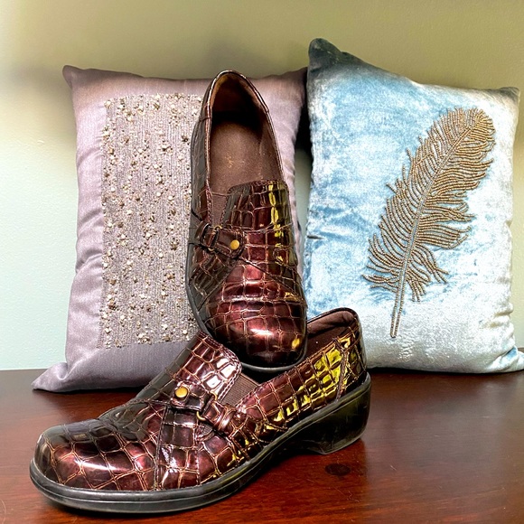 Brown Alligator Clark Shoes size 9 - Picture 2 of 2